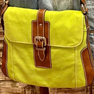 Fossil Chocolate & Lime Green Canvas Shoulder Bag w Leather trim& Charm EUC 🍋‍🟩🤎